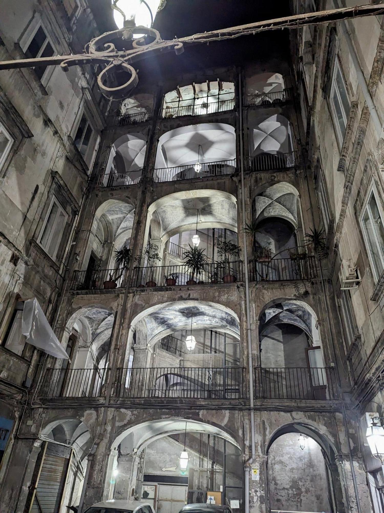Duomo Miradois 152 Napoli Bed & Breakfast ภายนอก รูปภาพ